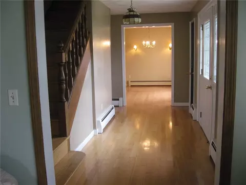 Entry Way - 18 Bridgette Ln, Westerly, RI 02891 photo 1 of 3
