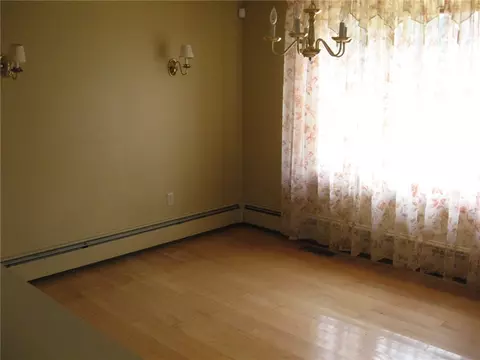 Living - 18 Bridgette Ln, Westerly, RI 02891 photo 10 of 10