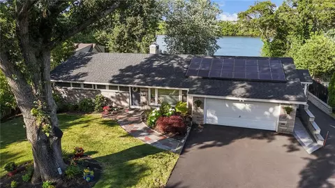 34 Lakeview Dr, Cranston, RI 02910