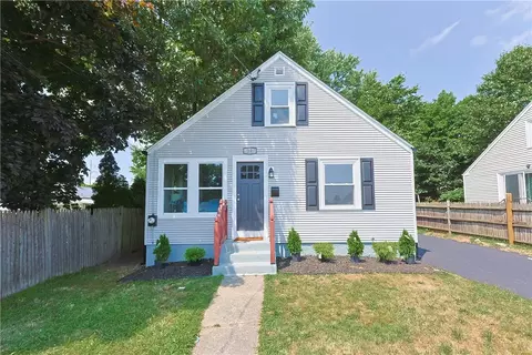 12 Poirier St, Pawtucket, RI 02861