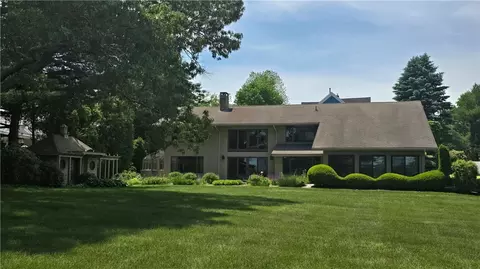 10 Williams St, East Greenwich, RI 02818