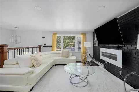 4 Dixie Ave, Warwick, RI 02889 photo 6