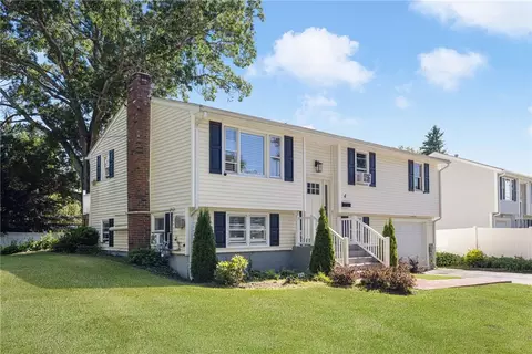 4 Dixie Ave, Warwick, RI 02889 photo 2