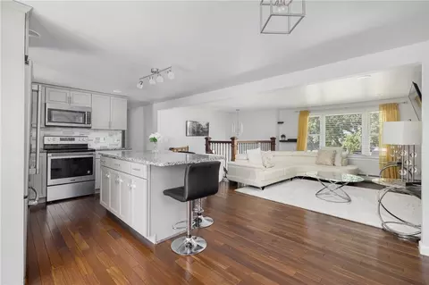4 Dixie Ave, Warwick, RI 02889 photo 9