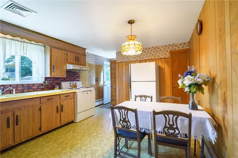 Kitchen - 113 Potomac Rd, Warwick, RI 02888 photo 1 of 4