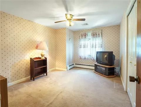 Bedroom - 113 Potomac Rd, Warwick, RI 02888 photo 1 of 6