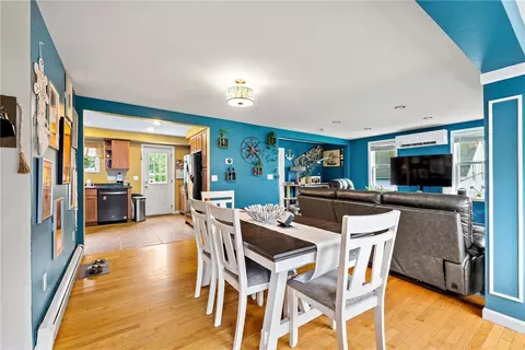 23 Earl St, West Warwick, RI 02893