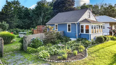 21 Williams St, North Smithfield, RI 02896