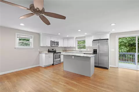 23 Yellowstone Ave, Warwick, RI 02888 photo 11