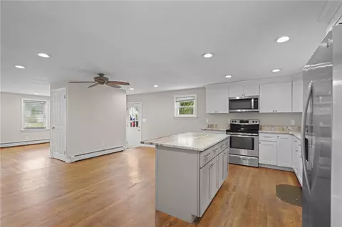 23 Yellowstone Ave, Warwick, RI 02888 photo 17