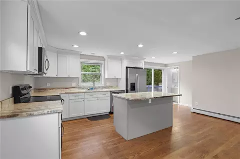 23 Yellowstone Ave, Warwick, RI 02888 photo 14