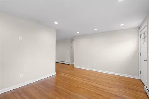 23 Yellowstone Ave, Warwick, RI 02888 photo 9