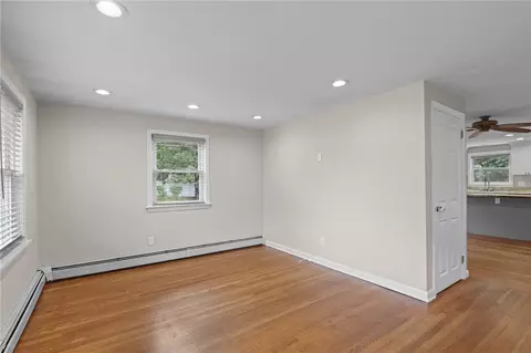 23 Yellowstone Ave, Warwick, RI 02888 photo 7