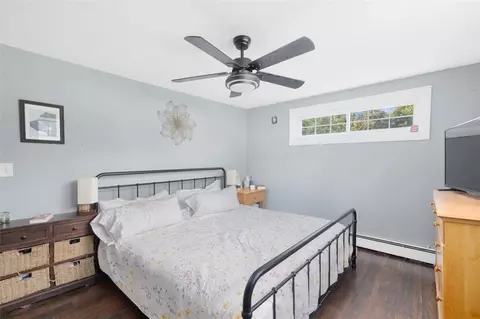 Bedroom - 70 Broadbent St, Warwick, RI 02886 photo 2 of 6