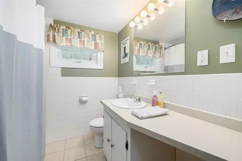 Bath - 70 Broadbent St, Warwick, RI 02886 photo 1 of 2
