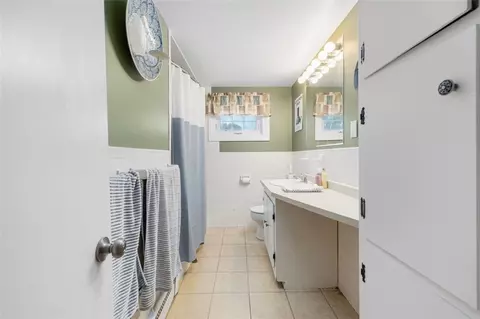 Bath - 70 Broadbent St, Warwick, RI 02886 photo 2 of 2