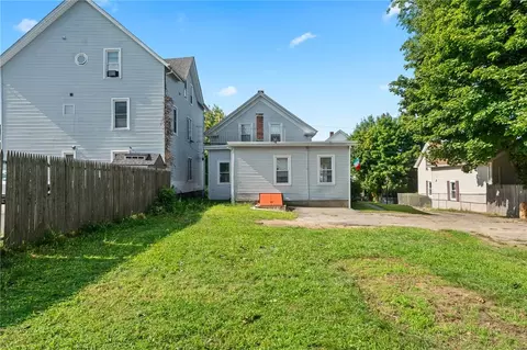 160 Crawford St, Woonsocket, RI 02895 photo 24