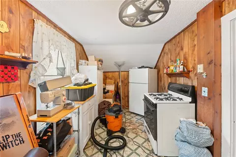 160 Crawford St, Woonsocket, RI 02895 photo 17