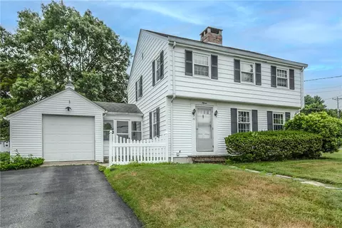 15 Westwood Rd, Lincoln, RI 02865