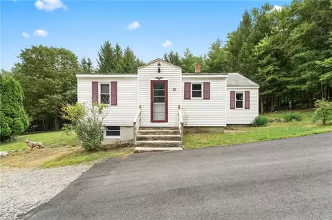 363 Mattity Rd, North Smithfield, RI 02896