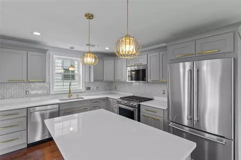 304 Branch Ave #2, Providence, RI 02904