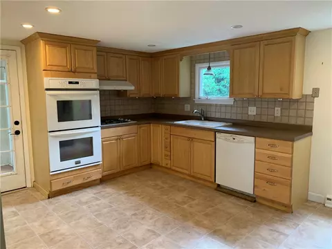 35 All Saint St, Woonsocket, RI 02895 photo 3