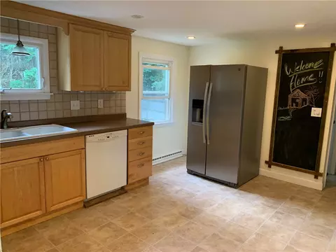 35 All Saint St, Woonsocket, RI 02895 photo 4
