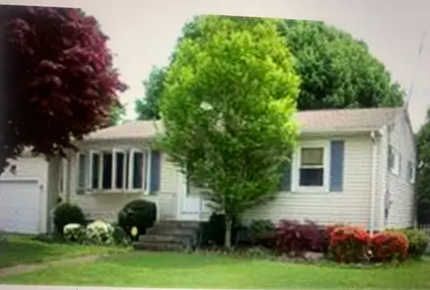 35 All Saint St, Woonsocket, RI 02895