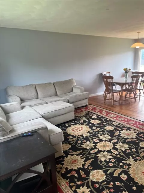 28 Cameron Ct, Warwick, RI 02886 photo 3
