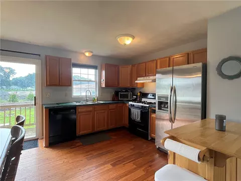 28 Cameron Ct, Warwick, RI 02886 photo 5