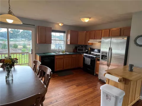 28 Cameron Ct, Warwick, RI 02886 photo 8