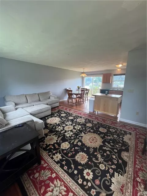 28 Cameron Ct, Warwick, RI 02886 photo 2