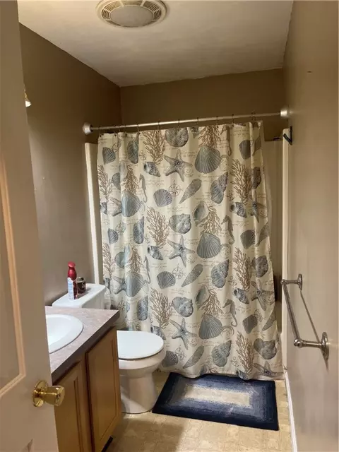 28 Cameron Ct, Warwick, RI 02886 photo 9