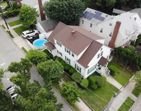 20 Farm St, Providence, RI 02908