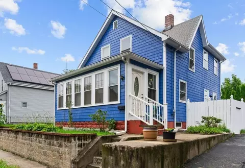 207 Smith St, Cranston, RI 02905