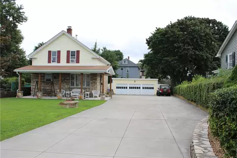16 Youngs Ave, West Warwick, RI 02893