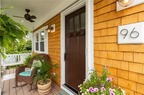96 Harris Ave, Warren, RI 02885