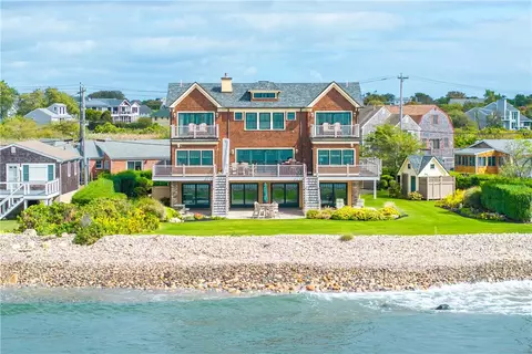 75 Stanton Ave, Narragansett, RI 02882