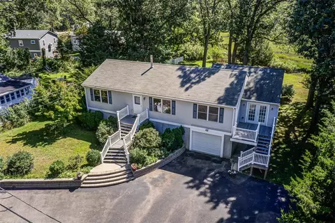 18 Russell Dr, North Kingstown, RI 02852