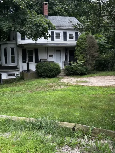33 Pleasant St, Westerly, RI 02891