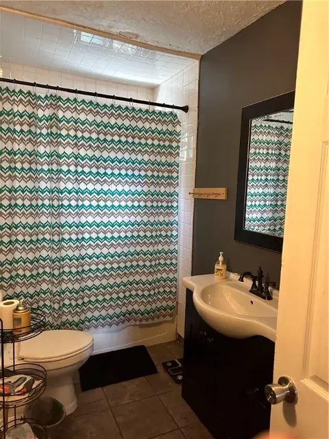 Bath - 122 Grand St, Woonsocket, RI 02895 photo 1 of 3