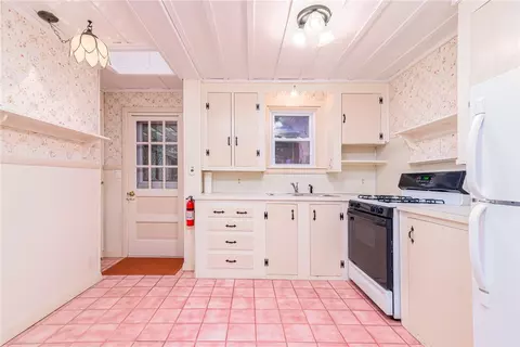 Kitchen - 316 Middlebridge Rd, South Kingstown, RI 02879 photo 1 of 3