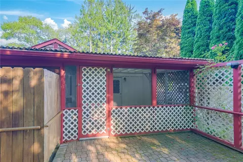 Exterior - 316 Middlebridge Rd, South Kingstown, RI 02879 photo 10 of 16