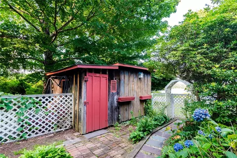 Exterior - 316 Middlebridge Rd, South Kingstown, RI 02879 photo 9 of 16