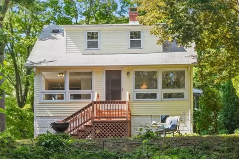 40 Paul Ave, Warwick, RI 02886