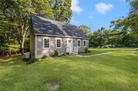 118 Woodville Alton Rd, Hopkinton, RI 02832