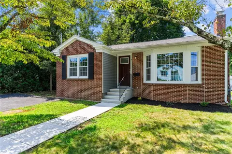 6 Alden St, Johnston, RI 02919