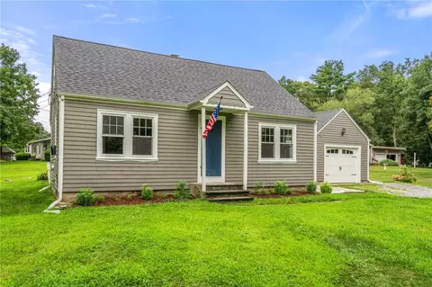 4 Mary H Hopkins Dr, Scituate, RI 02857