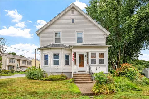 56 Earle St, Cumberland, RI 02864
