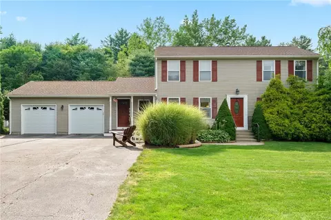 66 Hidden Lake Dr, North Kingstown, RI 02874
